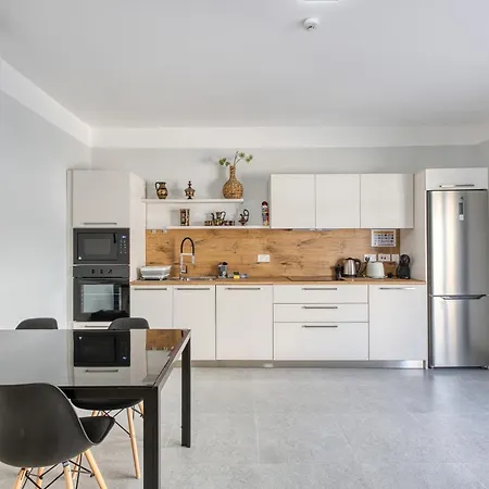 3br With Ac & Balcony In Marsascala Il-Mahsel