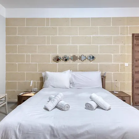3br With Ac & Balcony In Marsascala