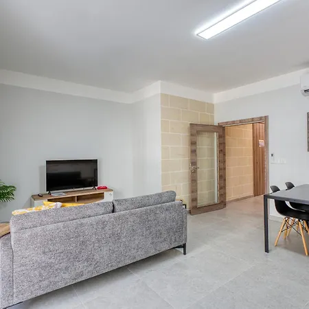 3br With Ac & Balcony In Marsascala Lägenhet *