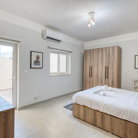 Lägenhet 3br With Ac & Balcony In Marsascala