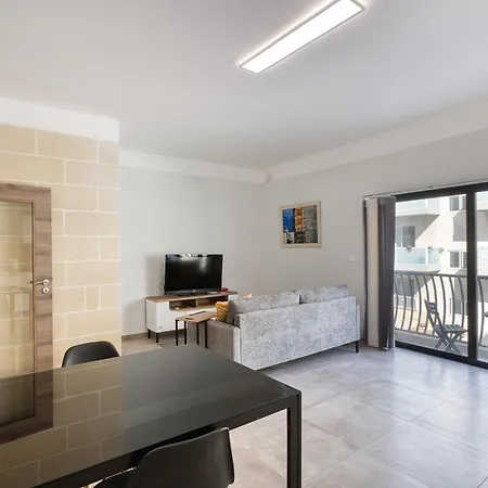 3br With Ac & Balcony In Marsascala *