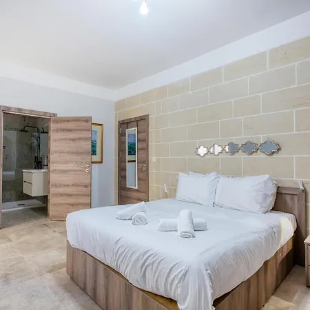 3br With Ac & Balcony In Marsascala