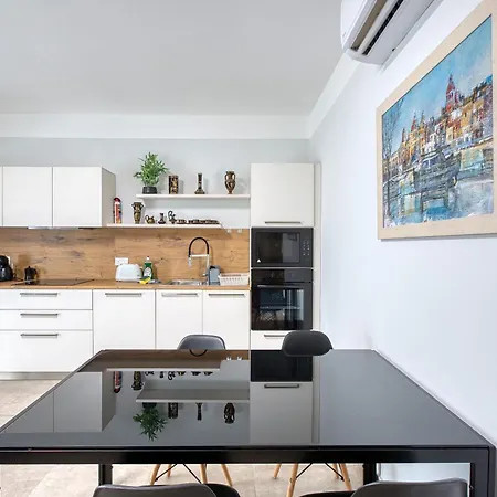 3br With Ac & Balcony In Marsascala
