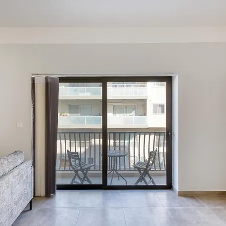 3br With Ac & Balcony In Marsascala Lägenhet