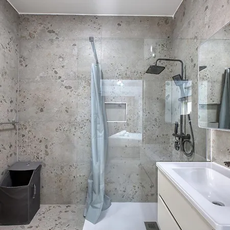 3br With Ac & Balcony In Marsascala *