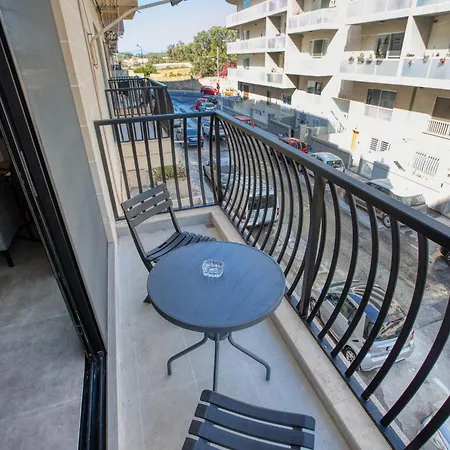 3br With Ac & Balcony In Marsascala * Il-Mahsel